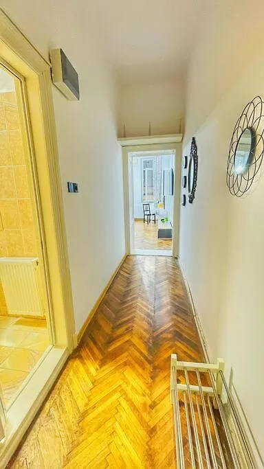 Luxury Studio With Hot Tub In The Old Town Apartment Bucharest