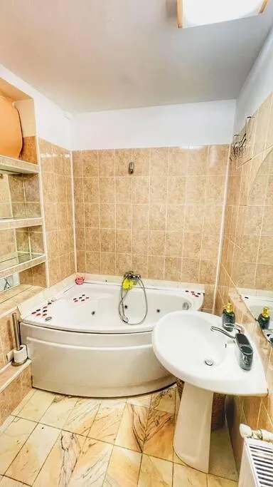 Luxury Studio With Hot Tub In The Old Town Apartment Bucharest Romania
