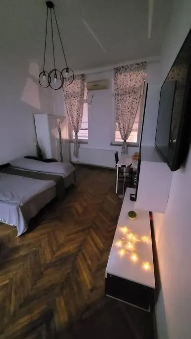 Luxury Studio With Hot Tub In The Old Town Apartment Bucharest